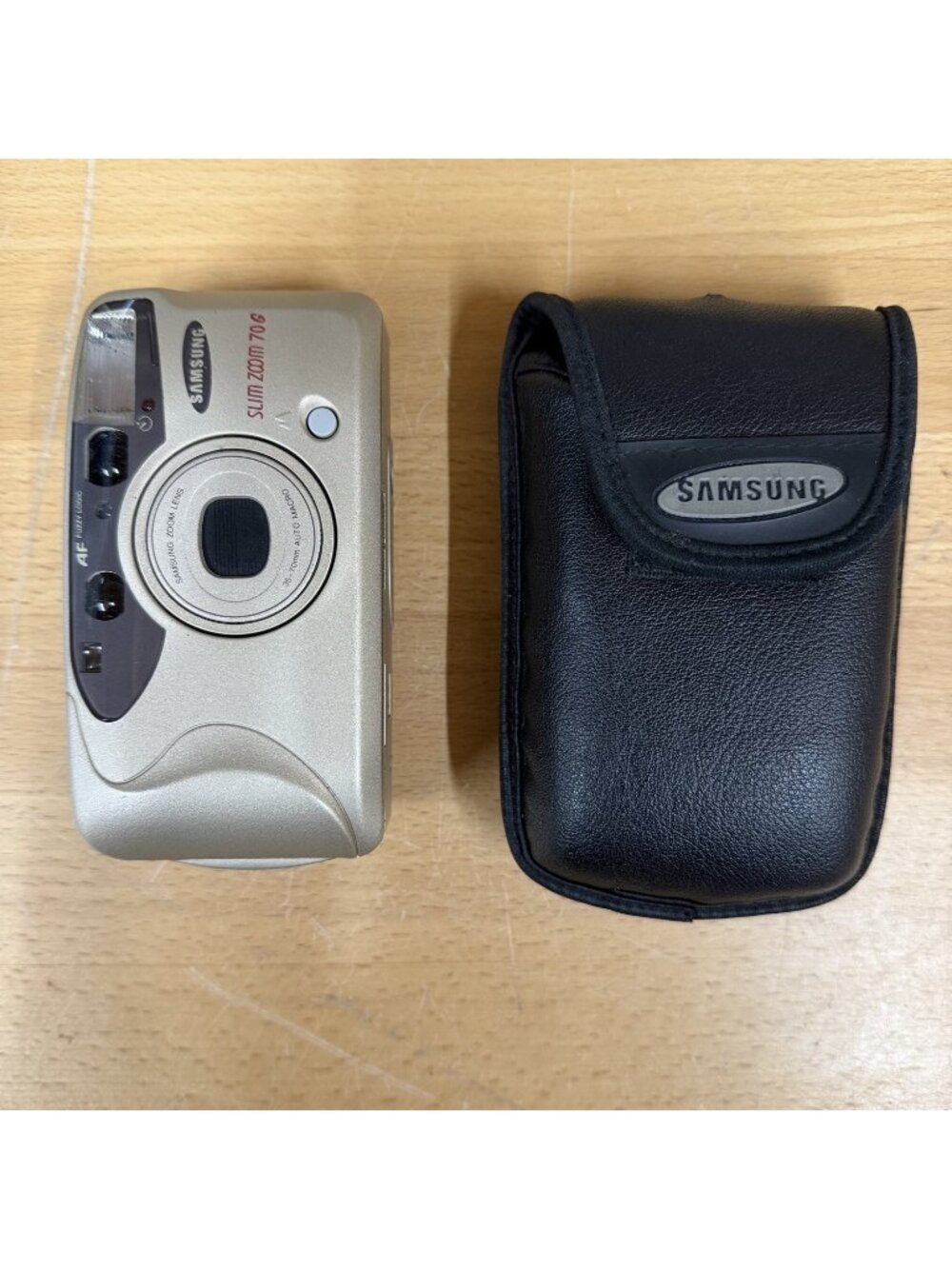 Samsung Slim Zoom 70G 35mm point and shoot film camera Tripod socket Timer